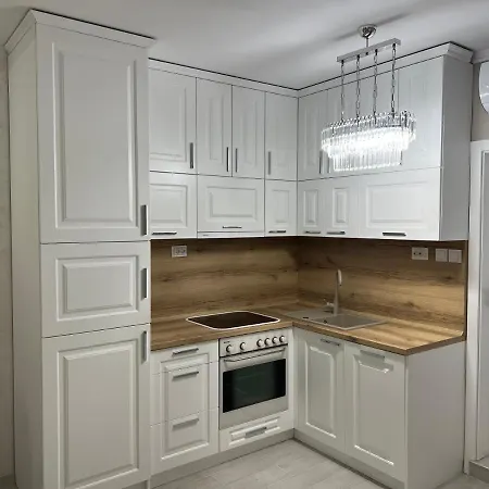 Deluxe Daris-free Parking Apartment