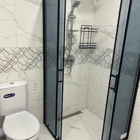 Deluxe Daris-free Parking