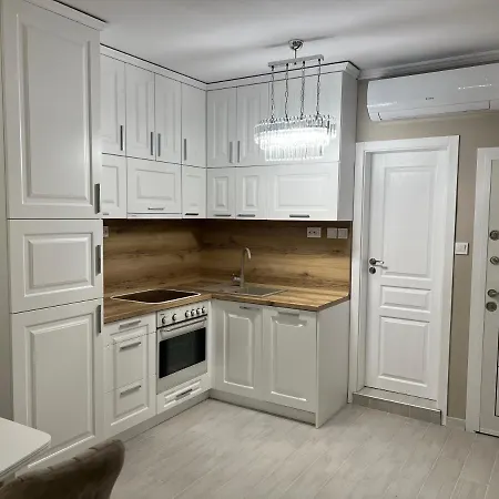 Deluxe Daris-free Parking Apartment Kazanlŭk