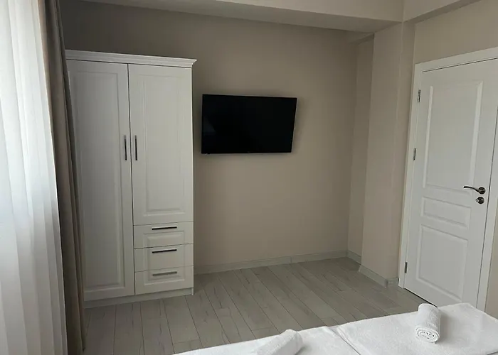 Deluxe Daris-free Parking